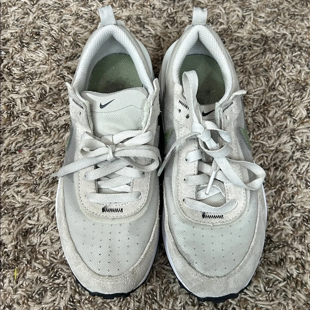 Nike Waffle One Low Light Bone Oil Green Youth Sz 3